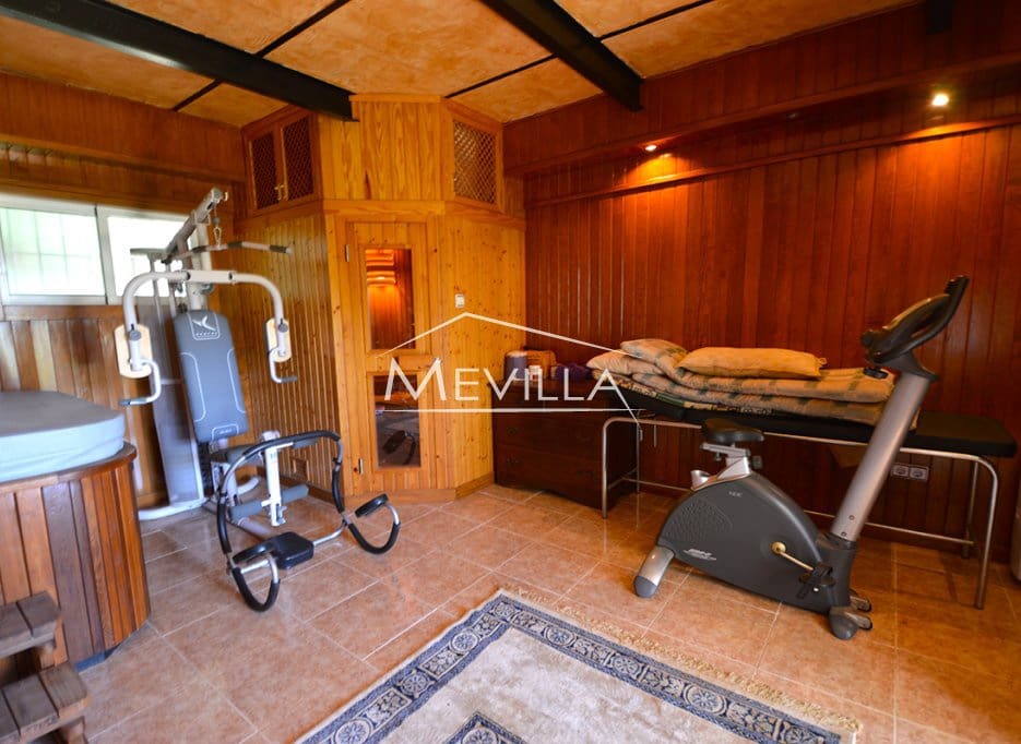 4 bedroom Villa for sale in Campoamor with pool garage - € 1,200,000 (Ref: 7635735)