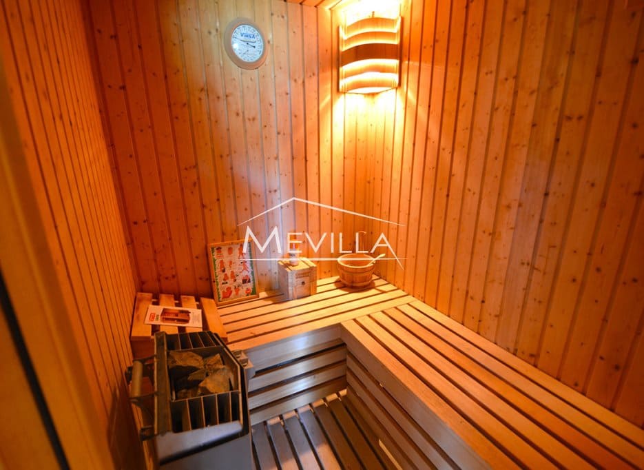 4 bedroom Villa for sale in Campoamor with pool garage - € 1,200,000 (Ref: 7635735)