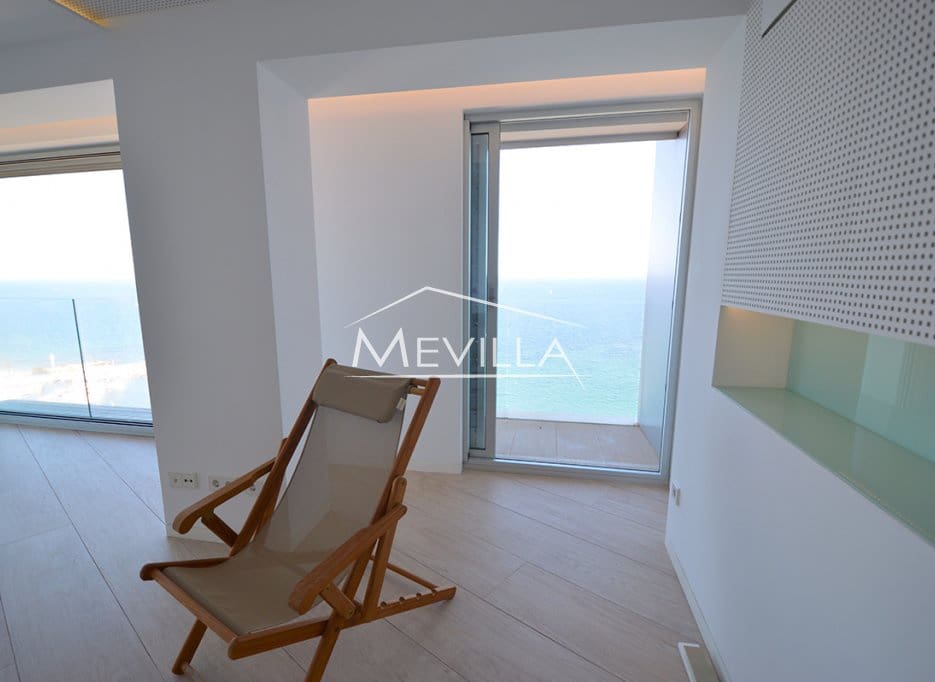 3 bedroom Beach Apartment for sale in Campoamor with garage - € 700,000 (Ref: 7713967)