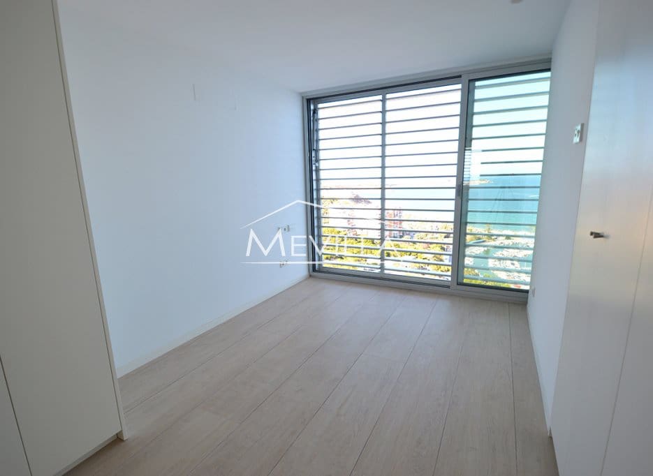 3 bedroom Beach Apartment for sale in Campoamor with garage - € 700,000 (Ref: 7713967)