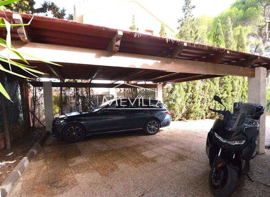 6 slaapkamer Villa te koop in Campoamor met zwembad garage - € 890.000 (Ref: 7736249)