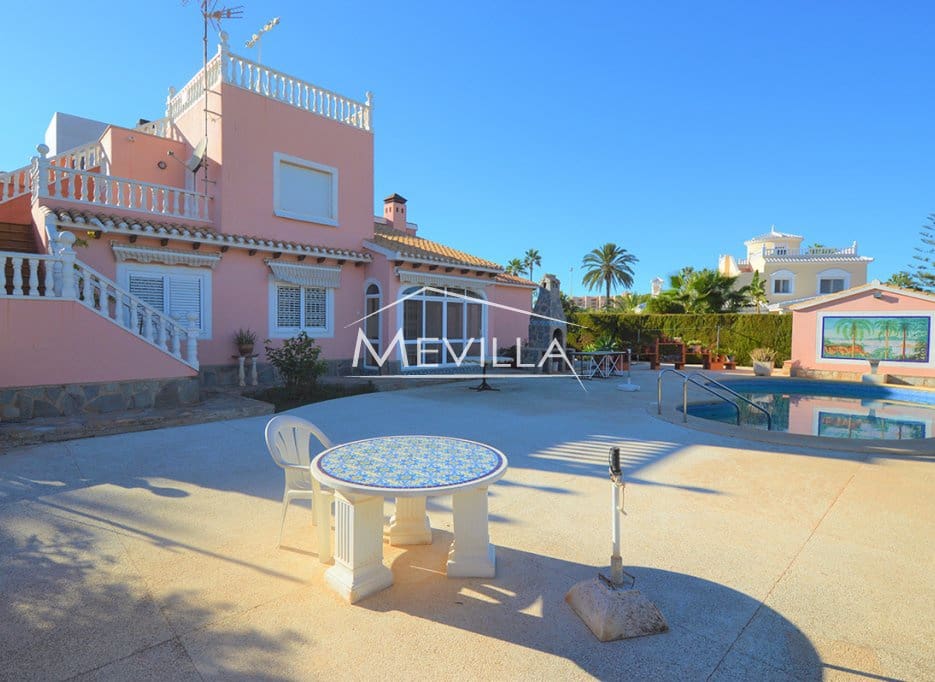 5 soverom Villa til salgs i Cabo Roig med svømmebasseng garasje - € 820 000 (Ref: 7856517)