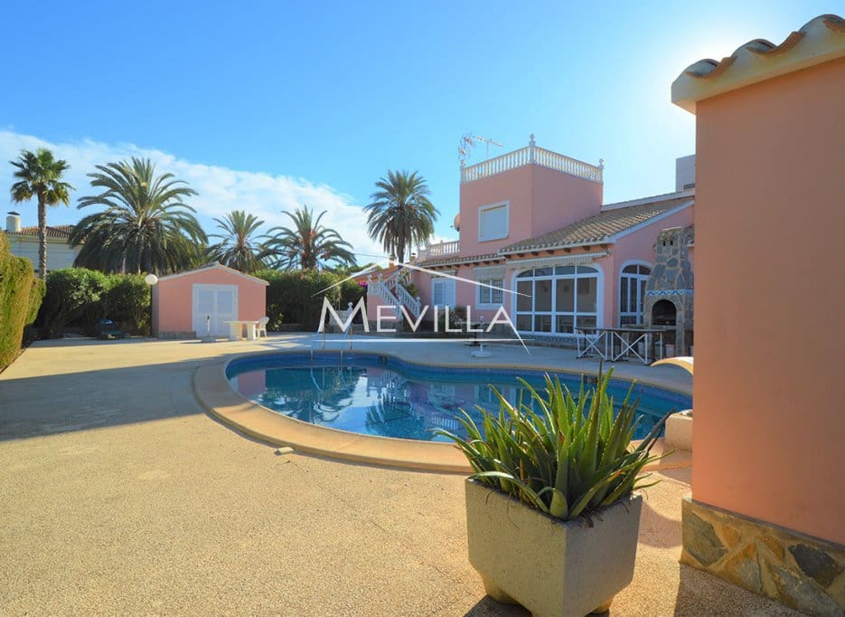 5 soverom Villa til salgs i Cabo Roig med svømmebasseng garasje - € 820 000 (Ref: 7856517)
