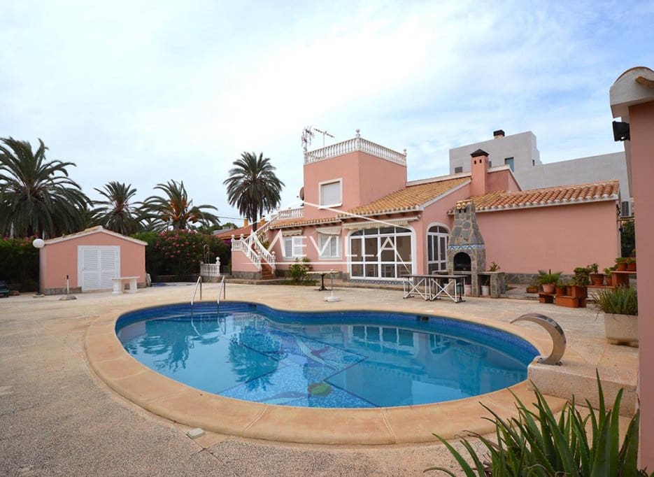 5 soverom Villa til salgs i Cabo Roig med svømmebasseng garasje - € 820 000 (Ref: 7856517)