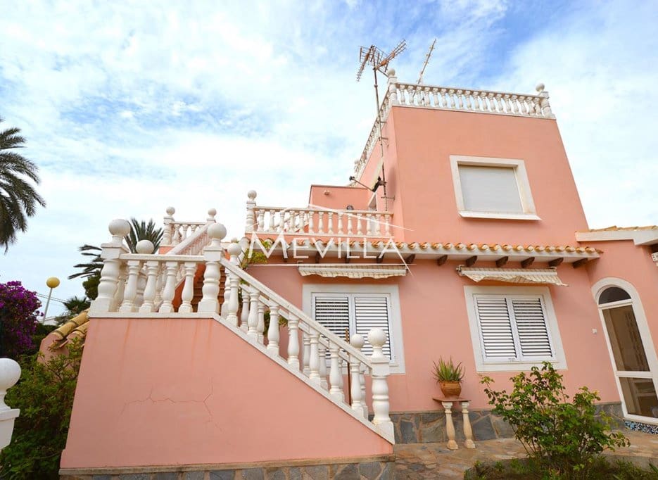 5 soverom Villa til salgs i Cabo Roig med svømmebasseng garasje - € 820 000 (Ref: 7856517)