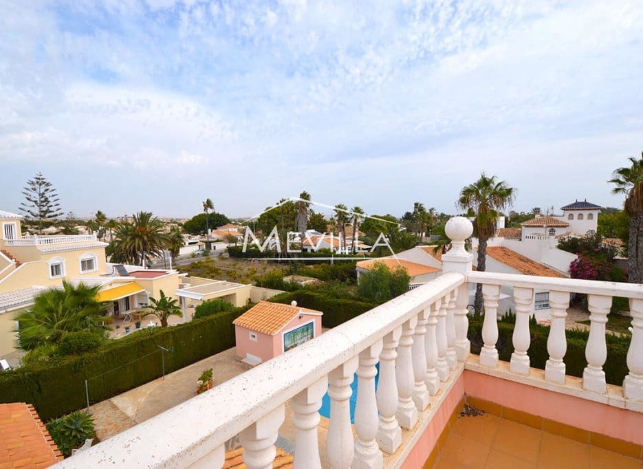 5 soverom Villa til salgs i Cabo Roig med svømmebasseng garasje - € 820 000 (Ref: 7856517)