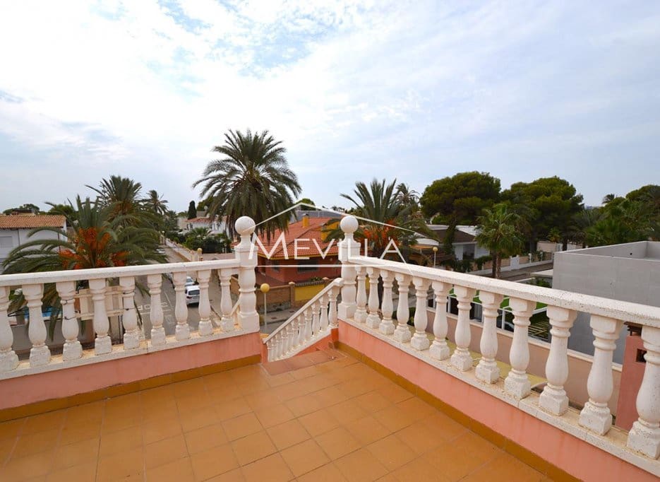 5 soverom Villa til salgs i Cabo Roig med svømmebasseng garasje - € 820 000 (Ref: 7856517)