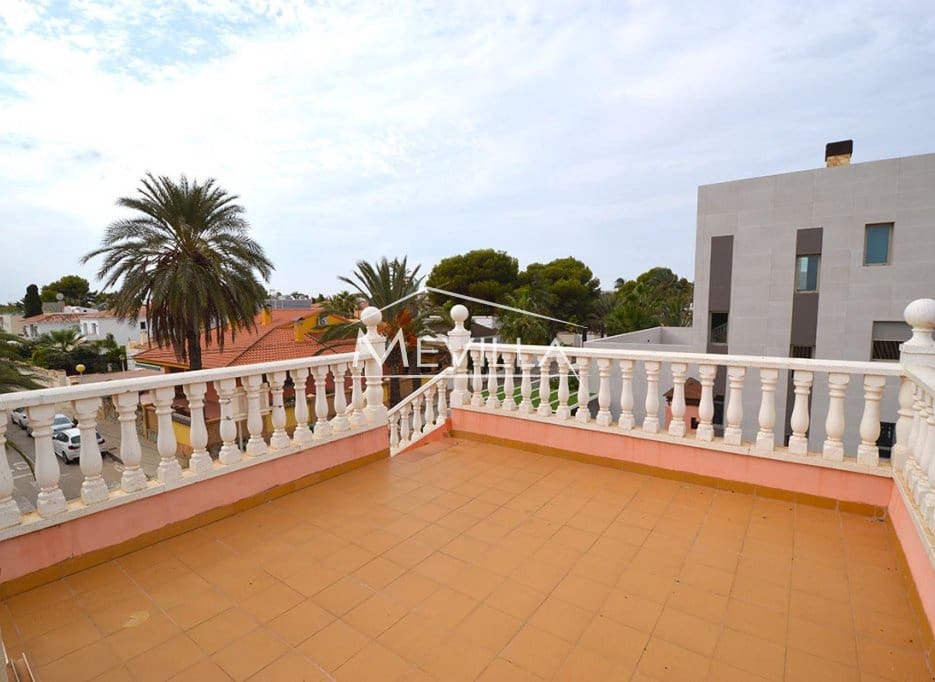 5 soverom Villa til salgs i Cabo Roig med svømmebasseng garasje - € 820 000 (Ref: 7856517)