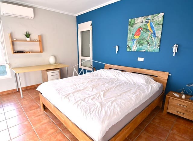 Chalet de 4 habitaciones en La Zenia, Orihuela en venta con piscina garaje - 795.000 € (Ref: 8083013)