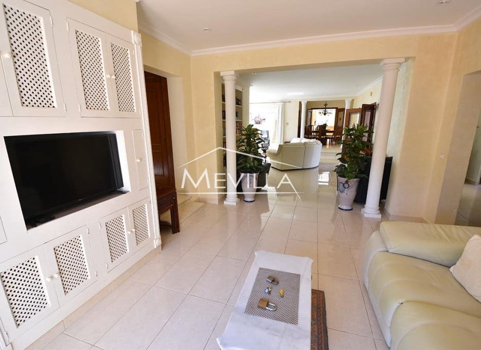 5 chambre Villa/Maison à vendre à Campoamor avec piscine garage - 885 000 € (Ref: 8302055)