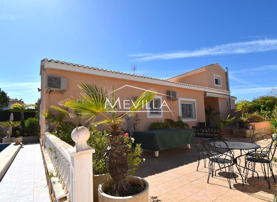 5 chambre Villa/Maison à vendre à Campoamor avec piscine garage - 885 000 € (Ref: 8302055)