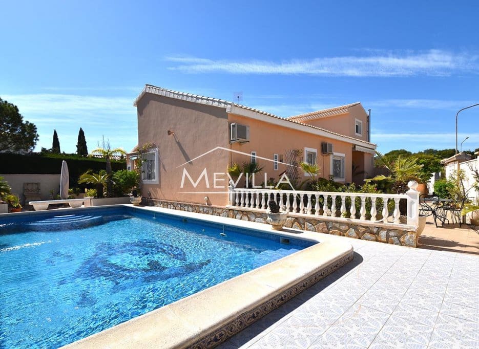 5 chambre Villa/Maison à vendre à Campoamor avec piscine garage - 885 000 € (Ref: 8302055)