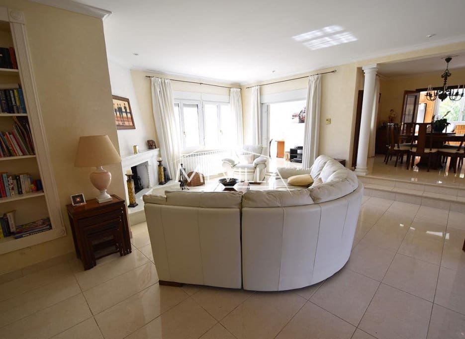 5 chambre Villa/Maison à vendre à Campoamor avec piscine garage - 885 000 € (Ref: 8302055)