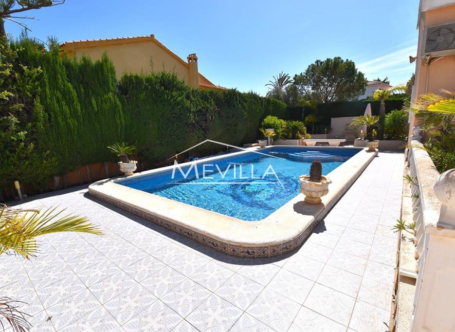 5 chambre Villa/Maison à vendre à Campoamor avec piscine garage - 885 000 € (Ref: 8302055)