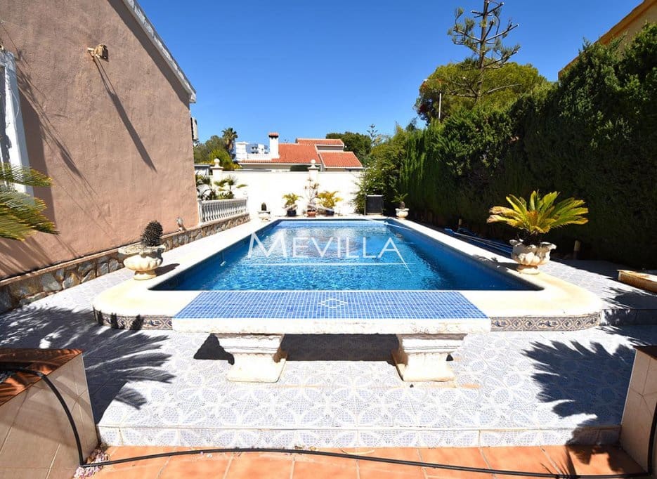 5 chambre Villa/Maison à vendre à Campoamor avec piscine garage - 885 000 € (Ref: 8302055)