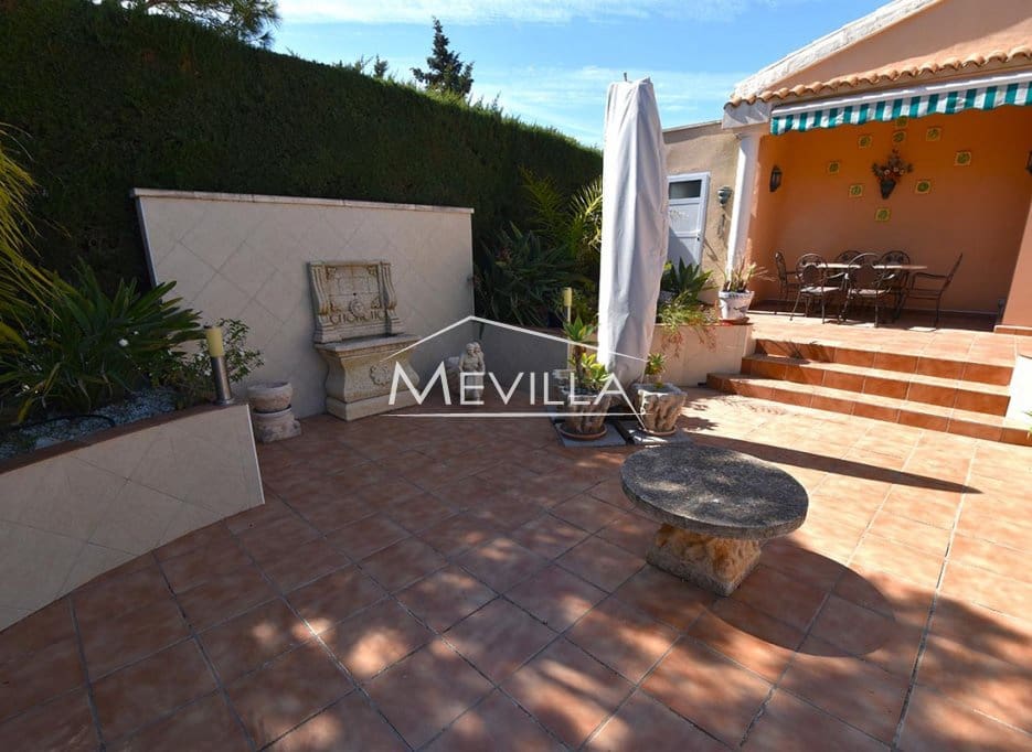 5 chambre Villa/Maison à vendre à Campoamor avec piscine garage - 885 000 € (Ref: 8302055)