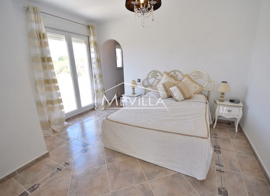 5 chambre Villa/Maison à vendre à Campoamor avec piscine garage - 885 000 € (Ref: 8302055)