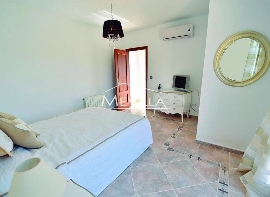 5 chambre Villa/Maison à vendre à Campoamor avec piscine garage - 885 000 € (Ref: 8302055)