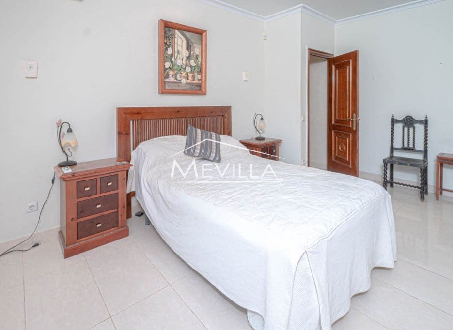 Chalet de 5 habitaciones en Campoamor en venta con piscina garaje - 885.000 € (Ref: 8302055)