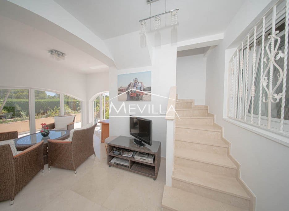 Chalet de 5 habitaciones en Campoamor en venta con piscina garaje - 885.000 € (Ref: 8302055)