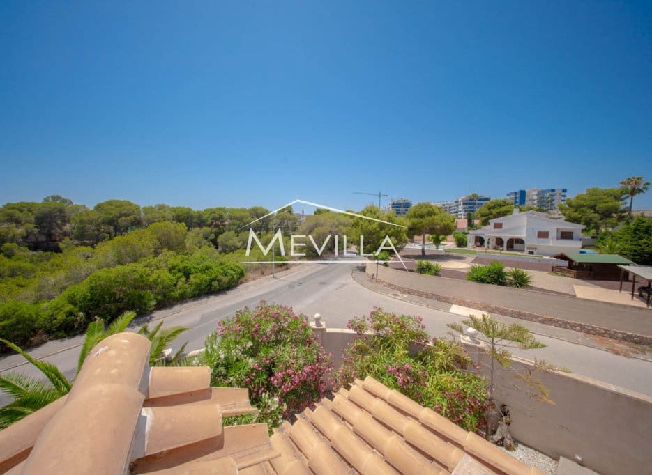 Chalet de 5 habitaciones en Campoamor en venta con piscina garaje - 885.000 € (Ref: 8302055)