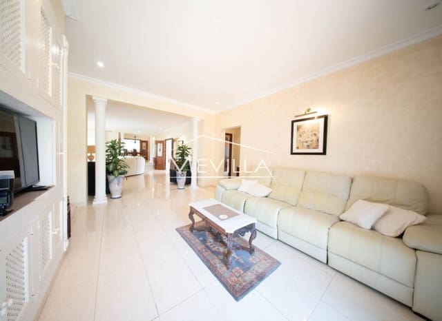 5 Zimmer Villa zu verkaufen in Campoamor, Orihuela mit Pool Garage - 885.000 € (Ref: 8302055)