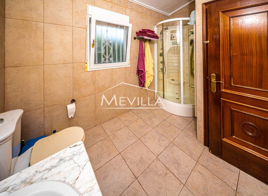 Chalet de 5 habitaciones en Campoamor en venta con piscina garaje - 885.000 € (Ref: 8302055)