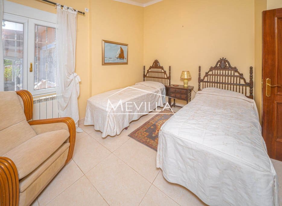 Chalet de 5 habitaciones en Campoamor en venta con piscina garaje - 885.000 € (Ref: 8302055)