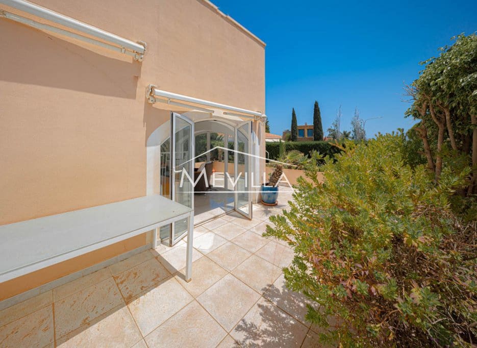 Chalet de 5 habitaciones en Campoamor en venta con piscina garaje - 885.000 € (Ref: 8302055)