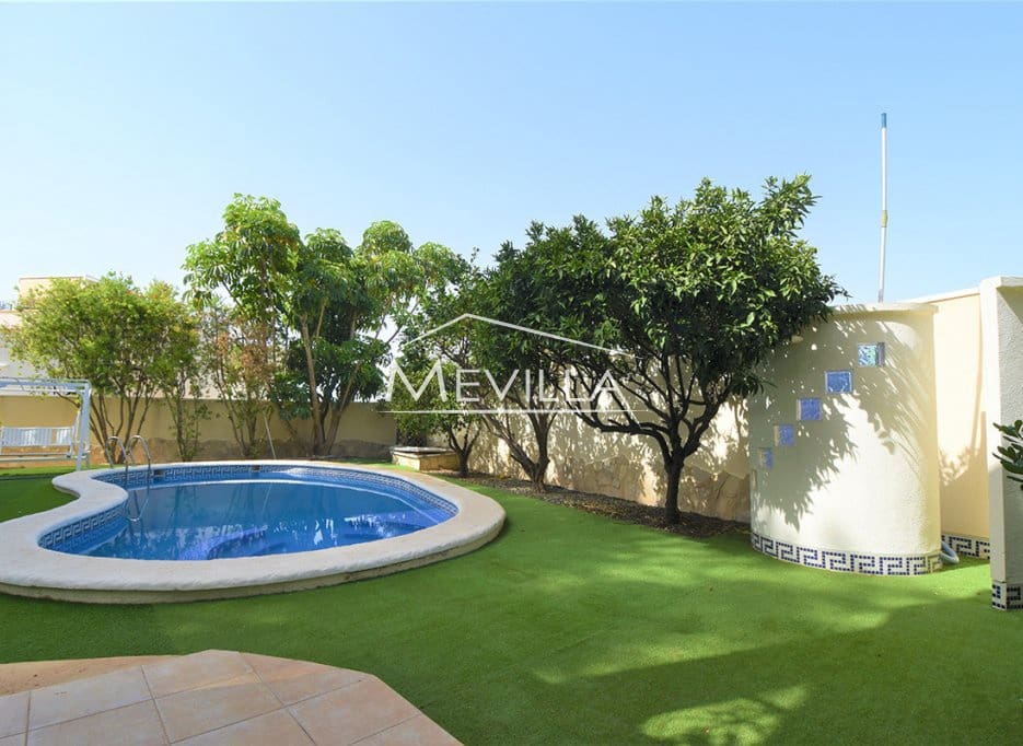 5 bedroom Villa for sale in Ciudad Quesada with pool garage - € 630,000 (Ref: 8444357)