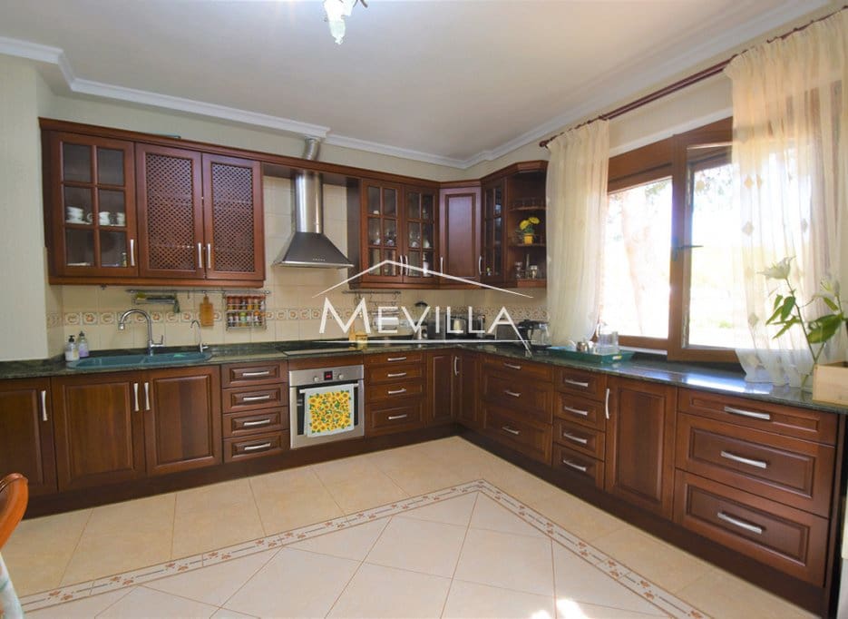5 bedroom Villa for sale in Ciudad Quesada with pool garage - € 630,000 (Ref: 8444357)