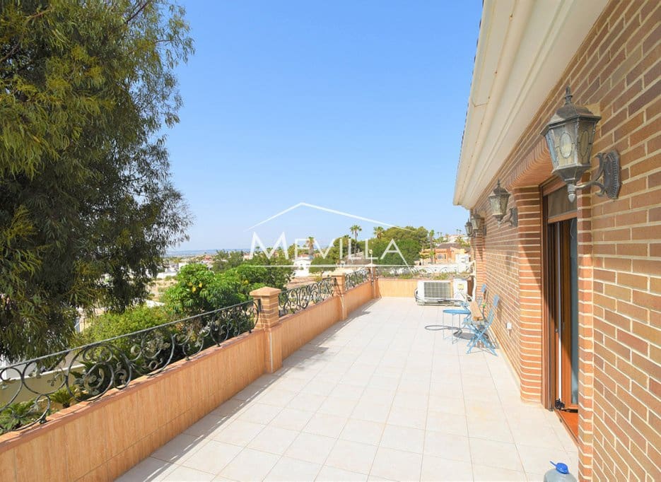 5 bedroom Villa for sale in Ciudad Quesada with pool garage - € 630,000 (Ref: 8444357)