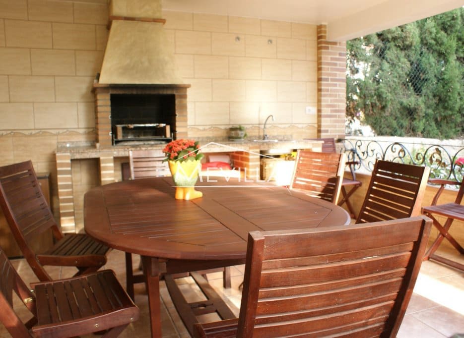 5 bedroom Villa for sale in Ciudad Quesada with pool garage - € 630,000 (Ref: 8444357)