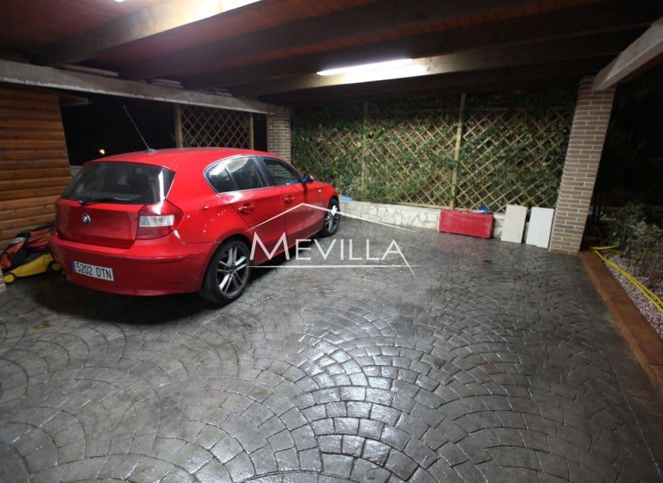 5 bedroom Villa for sale in Ciudad Quesada with pool garage - € 630,000 (Ref: 8444357)