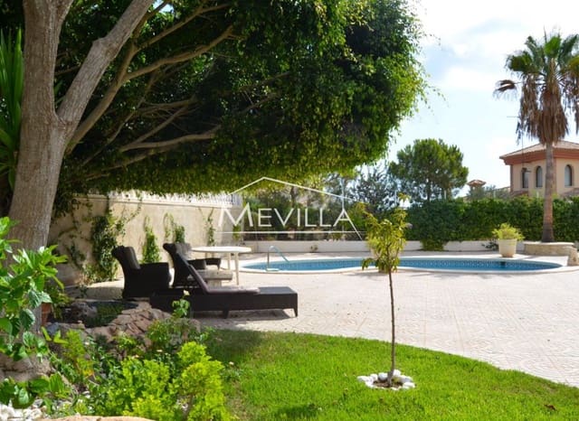 4 slaapkamer Villa te koop in Campoamor, Orihuela met zwembad garage - € 990.000 (Ref: 8740760)