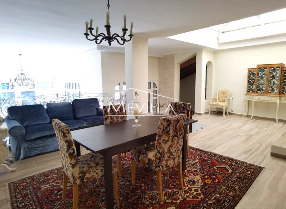 Chalet de 4 habitaciones en Campoamor en venta con piscina garaje - 990.000 € (Ref: 8740760)