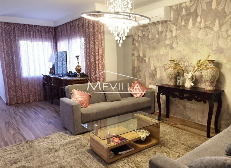 Chalet de 4 habitaciones en Campoamor en venta con piscina garaje - 990.000 € (Ref: 8740760)