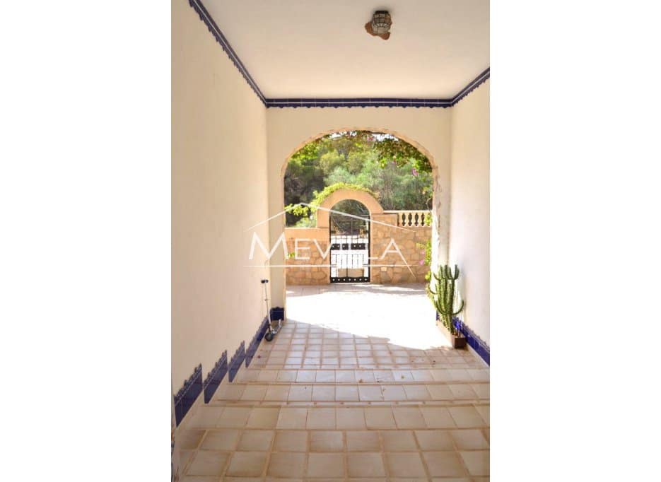 Chalet de 4 habitaciones en Campoamor en venta con piscina garaje - 990.000 € (Ref: 8740760)