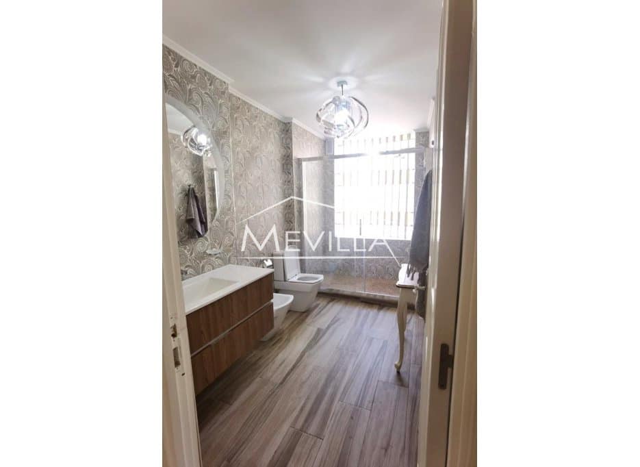 Chalet de 4 habitaciones en Campoamor en venta con piscina garaje - 990.000 € (Ref: 8740760)