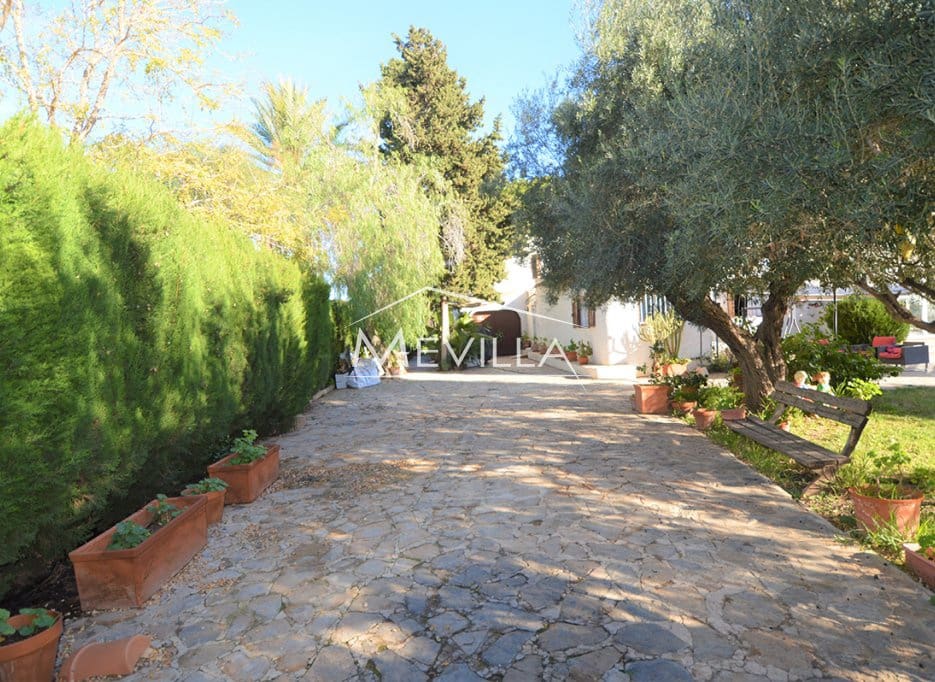 Chalet de 5 habitaciones en Cabo Roig en venta con piscina - 899.000 € (Ref: 8754698)