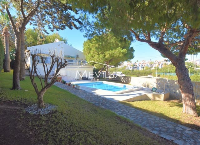 3 Zimmer Villa zu verkaufen in Cabo Roig, Orihuela mit Pool Garage - 750.000 € (Ref: 8785735)