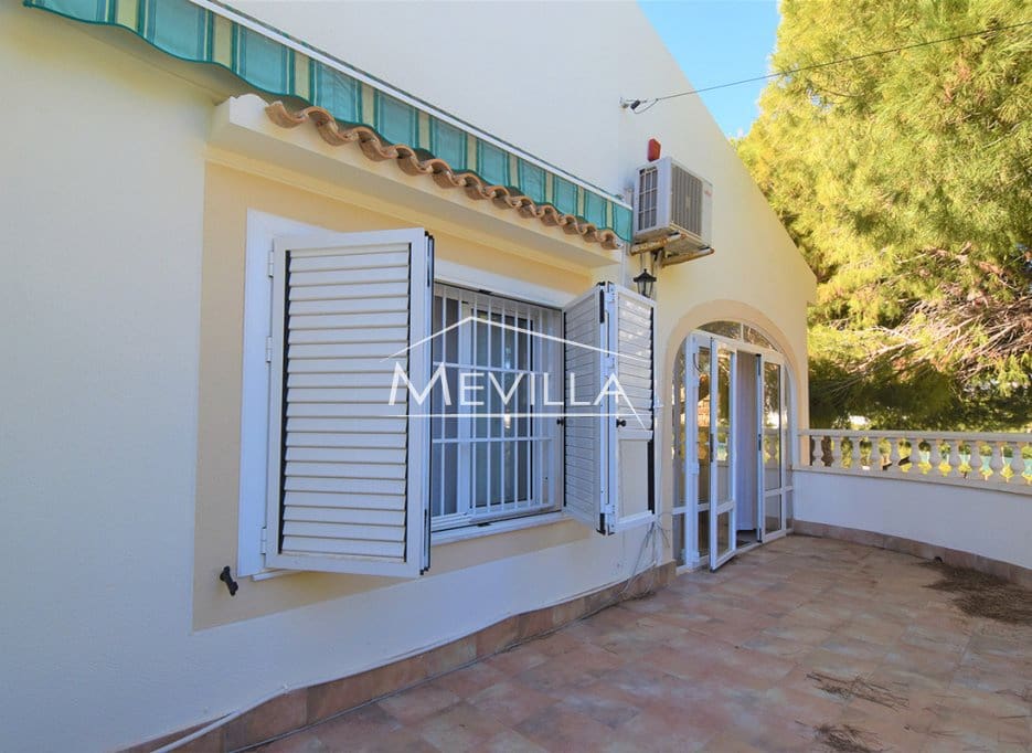 3 sypialnia Willa na sprzedaż w Cabo Roig z basenem garażem - 750 000 € (Ref: 8785735)