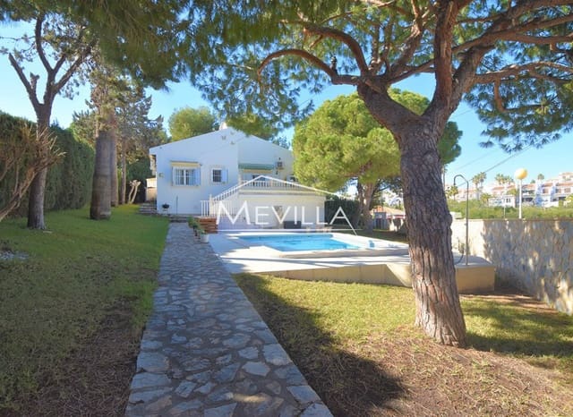3 Zimmer Villa zu verkaufen in Cabo Roig, Orihuela mit Pool Garage - 750.000 € (Ref: 8785735)