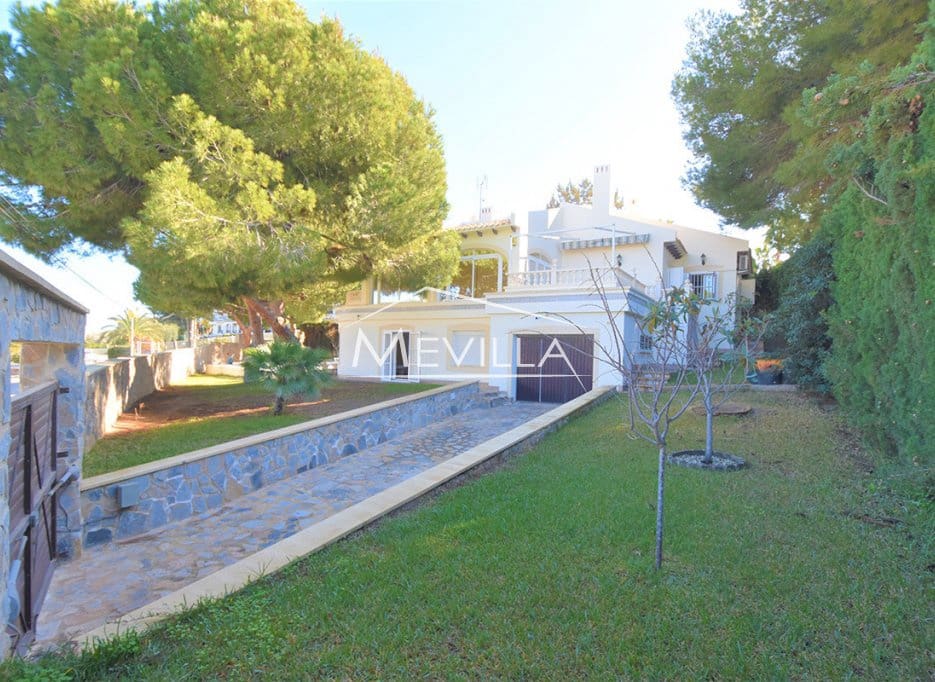 3 sypialnia Willa na sprzedaż w Cabo Roig z basenem garażem - 750 000 € (Ref: 8785735)