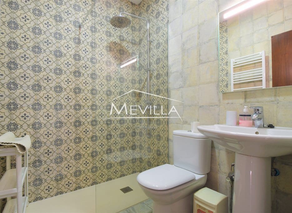 3 sypialnia Willa na sprzedaż w Cabo Roig z basenem garażem - 750 000 € (Ref: 8785735)