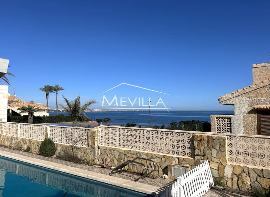 12 slaapkamer Villa te koop in Cabo Roig met zwembad garage - € 1.500.000 (Ref: 8787293)