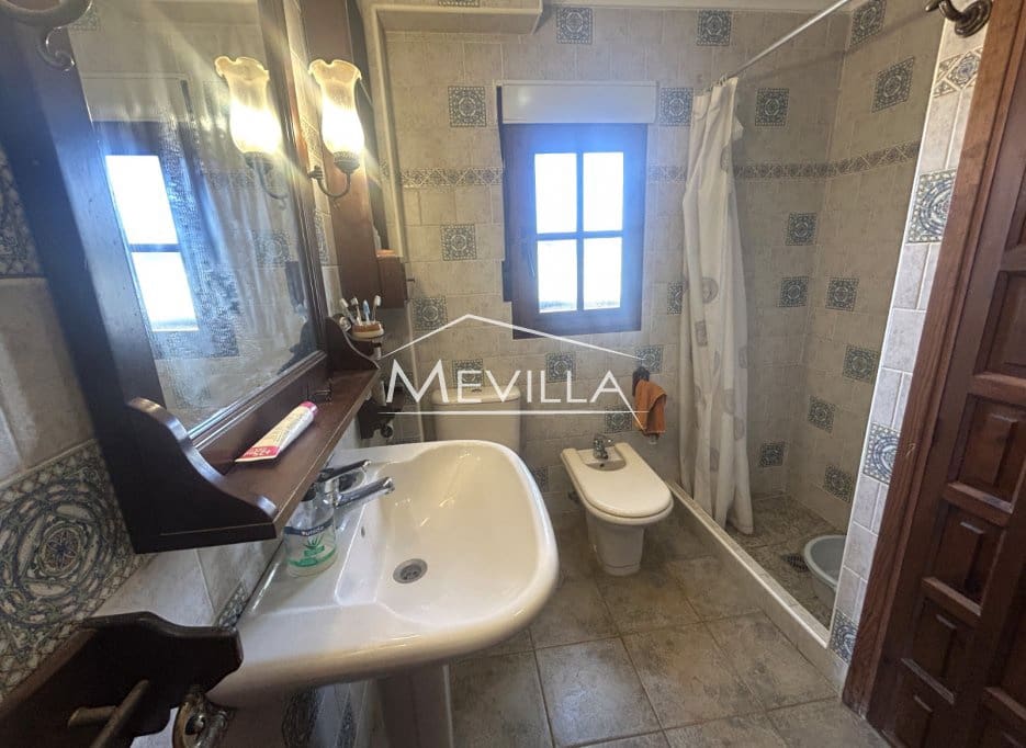 12 slaapkamer Villa te koop in Cabo Roig met zwembad garage - € 1.500.000 (Ref: 8787293)