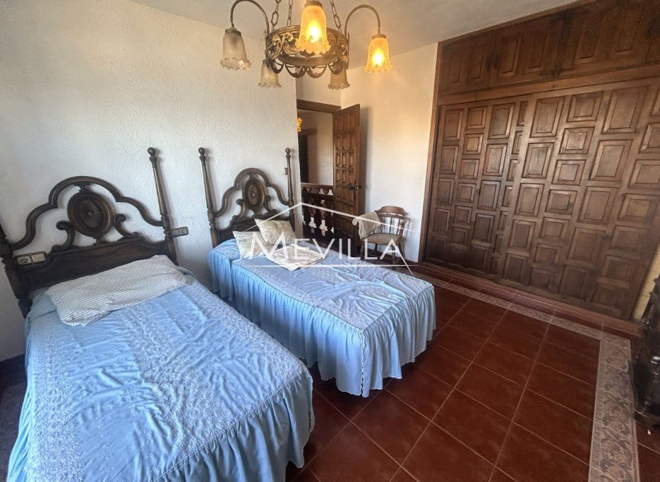 12 slaapkamer Villa te koop in Cabo Roig met zwembad garage - € 1.500.000 (Ref: 8787293)