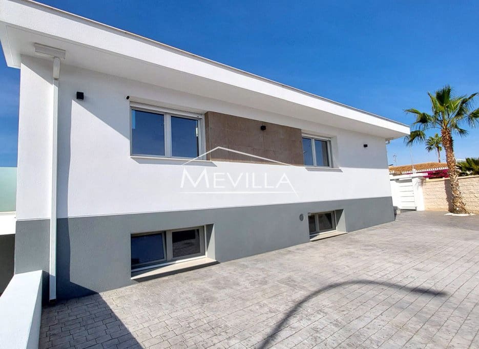 3 bedroom Villa for sale in Campoamor with pool garage - € 1,495,000 (Ref: 8835921)