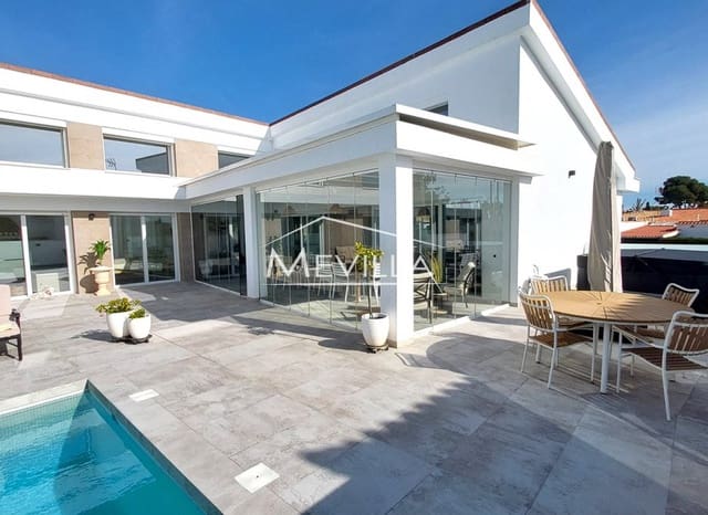 3 chambre Villa/Maison à vendre à Campoamor, Orihuela avec piscine garage - 1 495 000 € (Ref: 8835921)